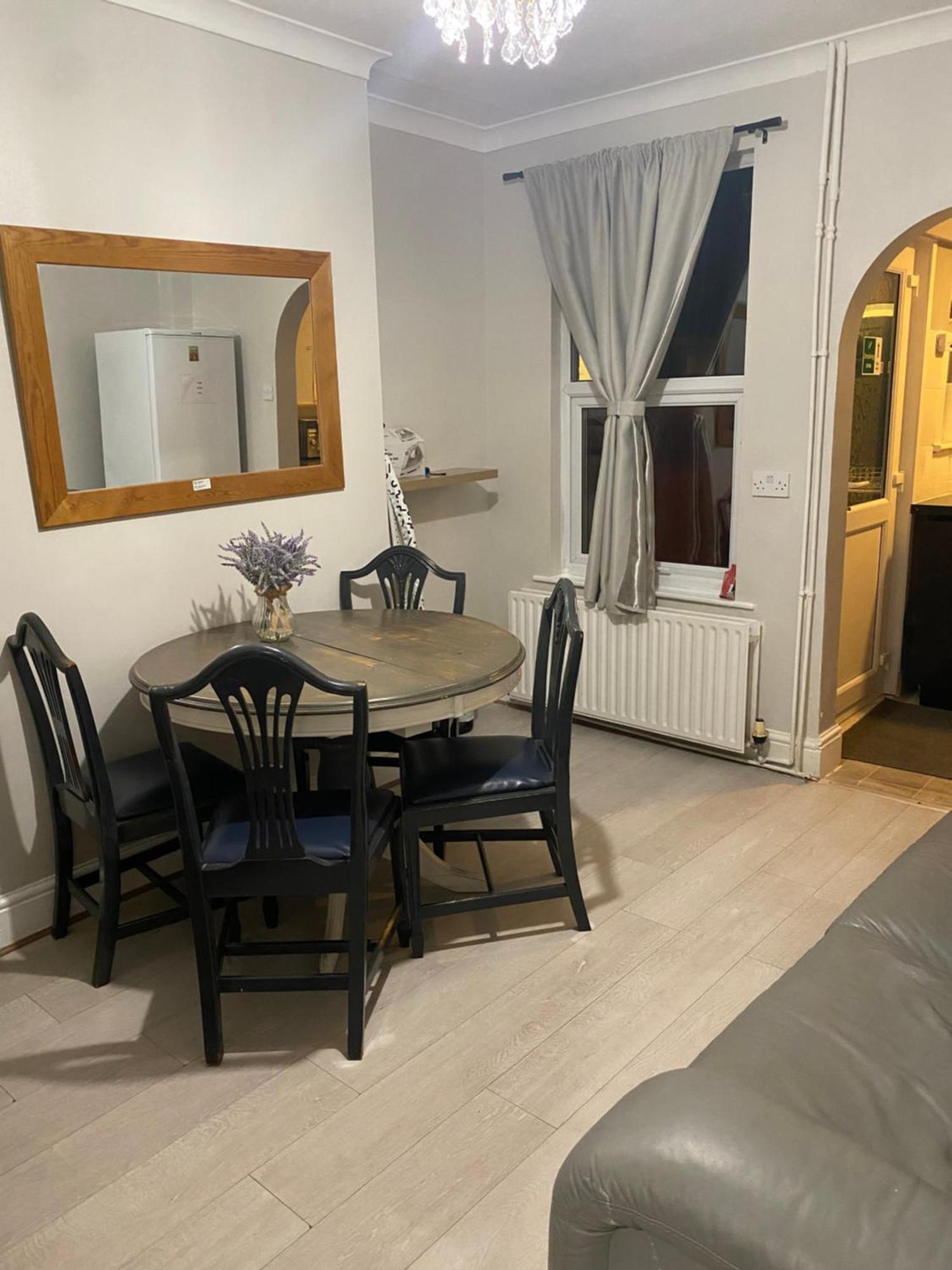 Denis Hostel Lincoln Kültér fotó